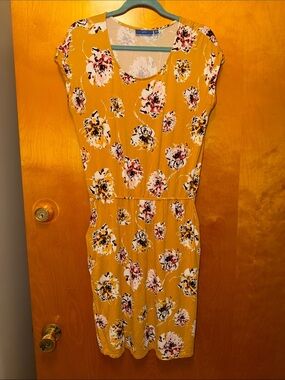 Women's Floral Scoop-Neck Dress in Mustard Yellow